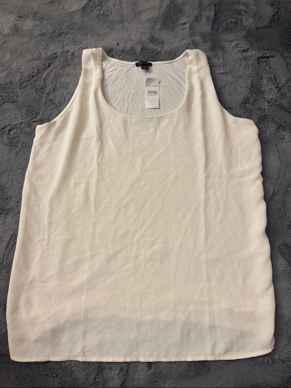 Ann Taylor Cream Scoop Neck Sleeveless Blouse